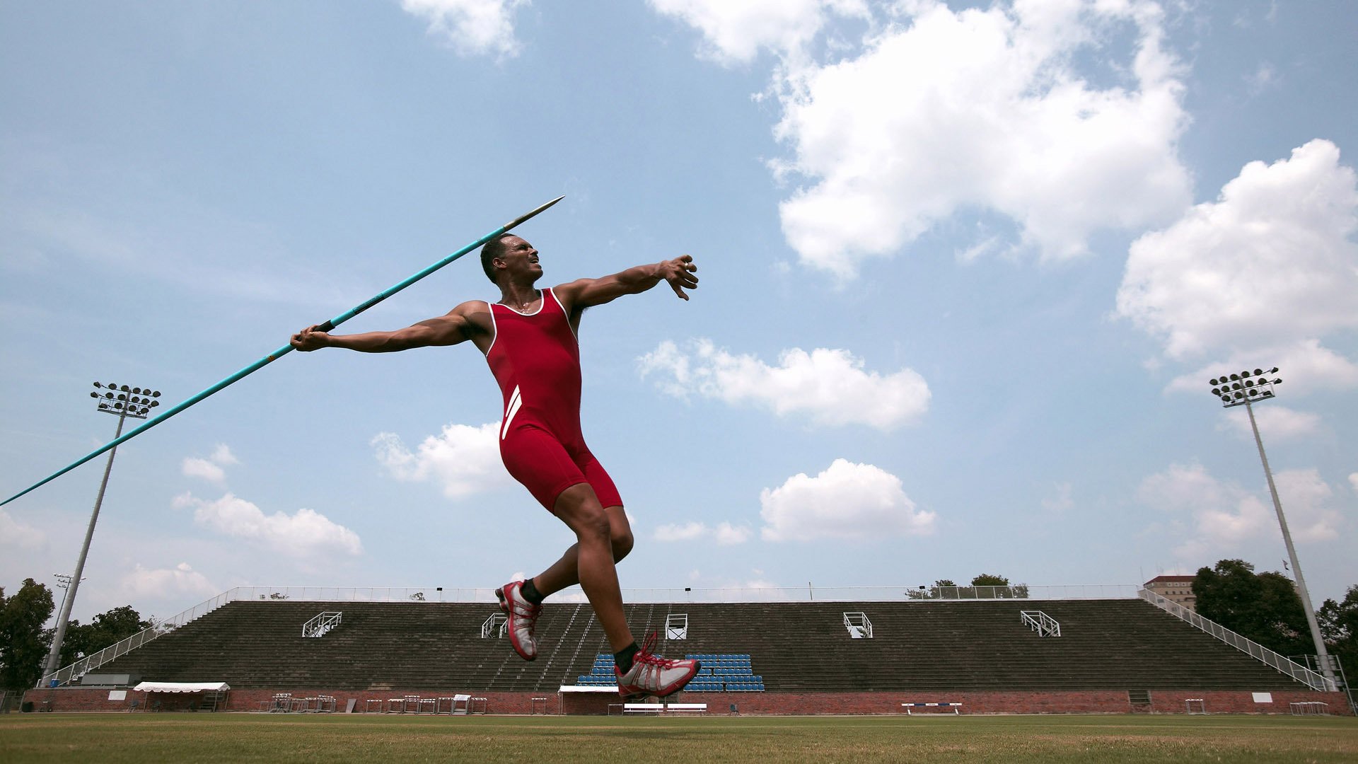 虚拟较量,当国王队遇上新疆队,利拉德化身球场主宰者